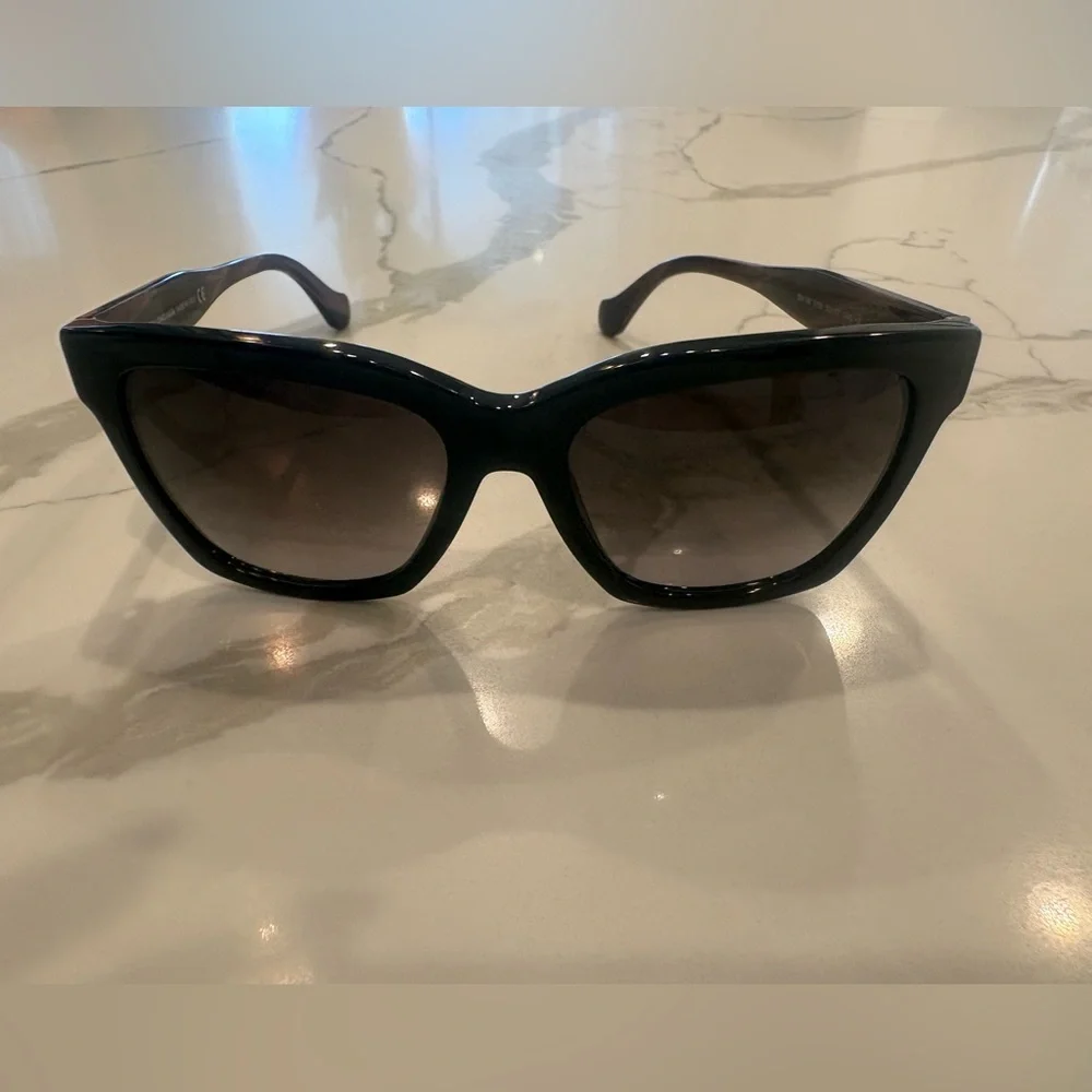 Balenciaga Black Logo Sunglasses - Picture 2 of 3